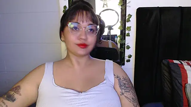 Snapshot of Alezapark chatting on 07/25/26, 12:42 Alezapark online show from 07/25/26, 12:42