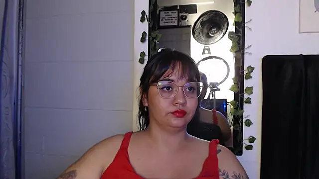 Snapshot of Alezapark chatting on 07/29/26, 02:10 Alezapark online show from 07/29/26, 02:10