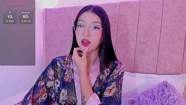 kaoriii  online show from 01/31/25, 03:44