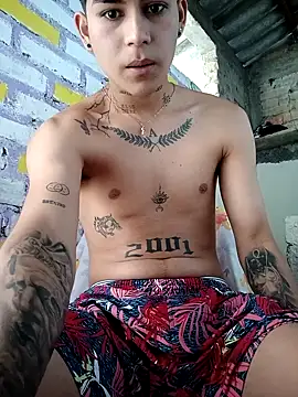 Snapshot of Lukas_strong chatting on 10/28/25, 01:36 Lukas strong online show from 10/28/25, 01:36