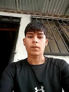 Snapshot of Lukas_strong chatting on 11/01/25, 02:19 Lukas strong online show from 11/01/25, 02:19