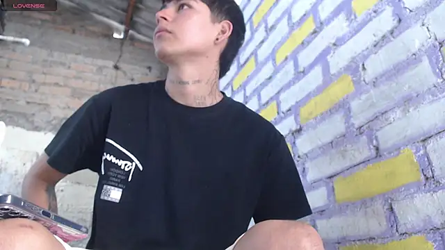 Snapshot of Lukas_strong chatting on 11/07/25, 02:06 Lukas strong online show from 11/07/25, 02:06