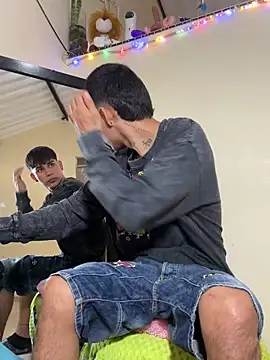 Snapshot of Lukas_strong chatting on 11/27/25, 03:14 Lukas strong online show from 11/27/25, 03:14