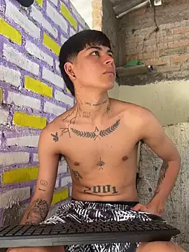 Snapshot of Lukas_strong chatting on 11/30/25, 03:16 Lukas strong online show from 11/30/25, 03:16