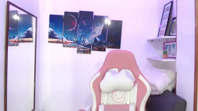 EmmaMyerss  online show from 01/14/25, 12:54