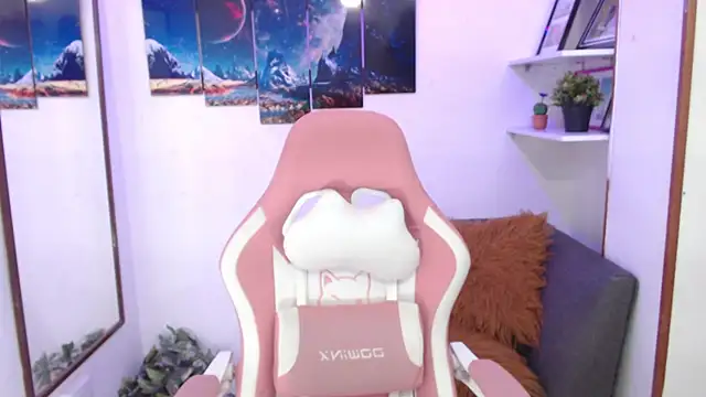 EmmaMyerss  online show from 03/22/25, 10:15