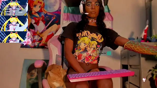 Effy Marinn online show from 09/18/25, 07:43