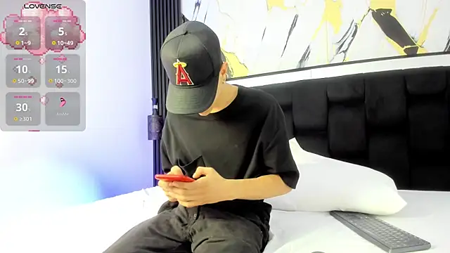 Snapshot of Dei_v_48 chatting on 12/08/24, 07:43 Dei v 48 online show from 12/08/24, 07:43