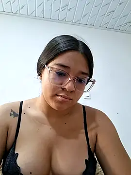 -VICKKY online show from 06/06/26, 02:44