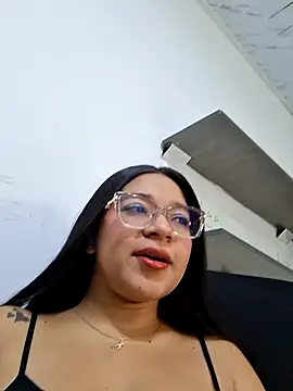 -VICKKY online show from 06/12/26, 02:05