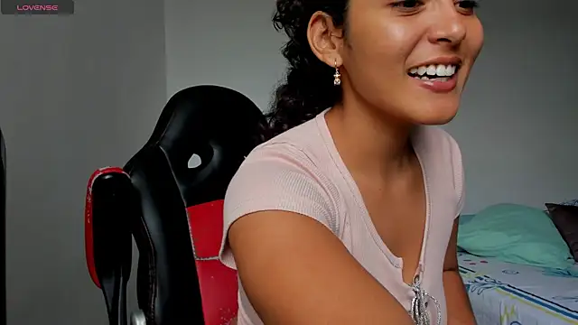 sofiaparker8 online show from 06/10/26, 07:57