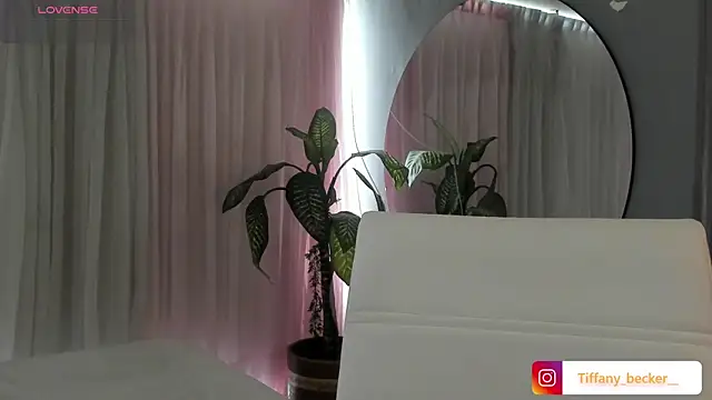 tiffany becker online show from 12/01/25, 12:10