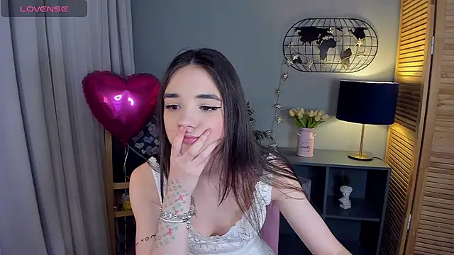 Sarah Grows online show from 02/13/25, 05:33