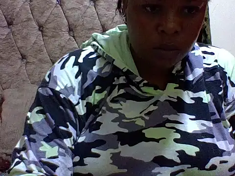 Snapshot of zoey10 chatting on 12/01/25, 05:29 zoey10 online show from 12/01/25, 05:29