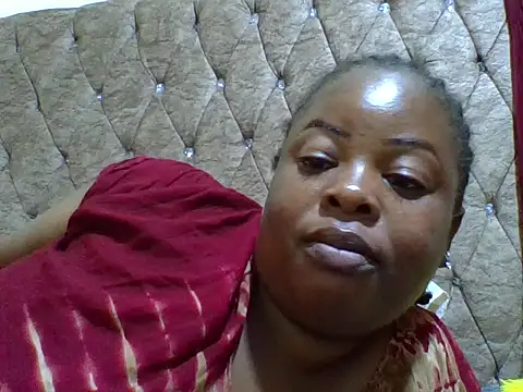 Snapshot of zoey10 chatting on 12/14/25, 07:58 zoey10 online show from 12/14/25, 07:58