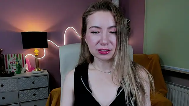 Snapshot of Mia_Tasty chatting on 11/27/25, 07:32 Mia Tasty online show from 11/27/25, 07:32