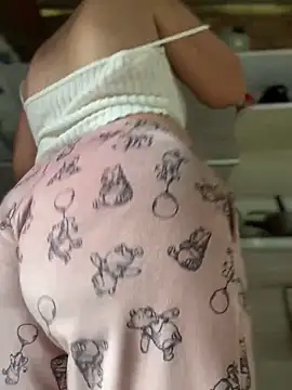 Emiily lee online show from 02/10/25, 04:25