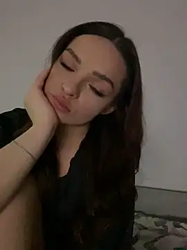 Snapshot of AnaWest chatting on 09/15/25, 06:30 AnaWest online show from 09/15/25, 06:30