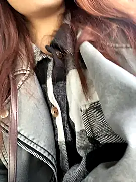 Snapshot of AnaWest chatting on 09/26/25, 05:44 AnaWest online show from 09/26/25, 05:44