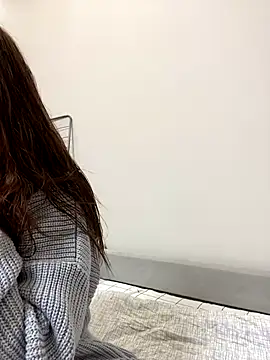 Snapshot of AnaWest chatting on 11/09/25, 04:22 AnaWest online show from 11/09/25, 04:22