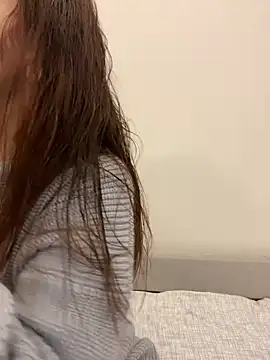 Snapshot of AnaWest chatting on 11/10/25, 04:22 AnaWest online show from 11/10/25, 04:22