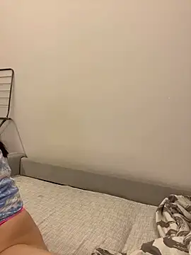 Snapshot of AnaWest chatting on 11/17/25, 03:56 AnaWest online show from 11/17/25, 03:56