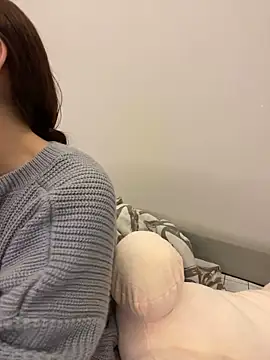 Snapshot of AnaWest chatting on 11/21/25, 04:22 AnaWest online show from 11/21/25, 04:22