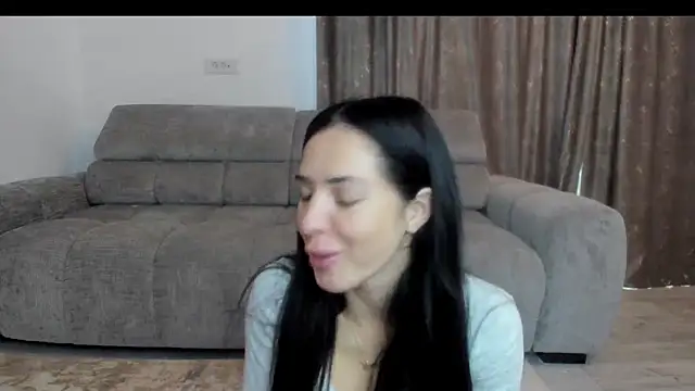 Snapshot of Emmapmg chatting on 09/29/25, 08:08 Emmapmg online show from 09/29/25, 08:08