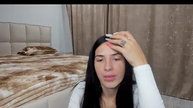 Snapshot of Emmapmg chatting on 09/29/25, 08:13 Emmapmg online show from 09/29/25, 08:13