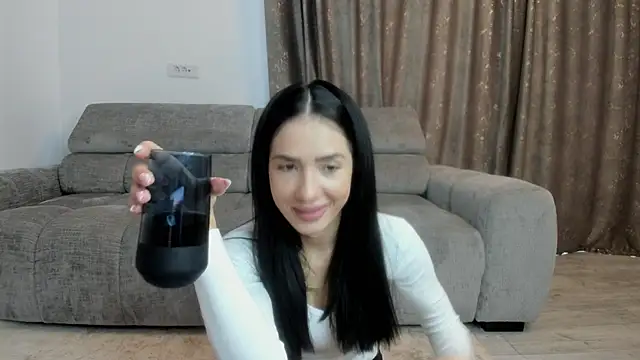 Snapshot of Emmapmg chatting on 10/06/25, 10:34 Emmapmg online show from 10/06/25, 10:34