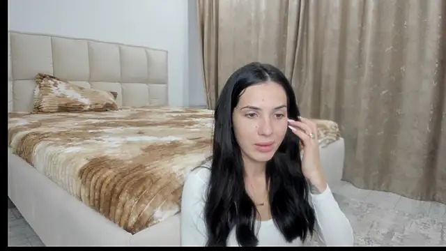 Snapshot of Emmapmg chatting on 10/18/25, 05:03 Emmapmg online show from 10/18/25, 05:03