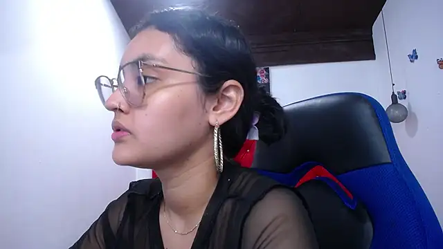 Snapshot of antonella_sweetlittle chatting on 09/13/25, 12:27 antonella sweetlittle online show from 09/13/25, 12:27