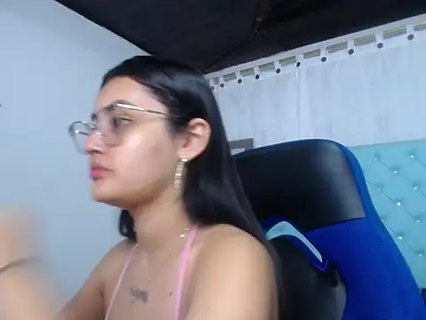 Snapshot of antonella_sweetlittle chatting on 10/26/25, 12:33 antonella sweetlittle online show from 10/26/25, 12:33