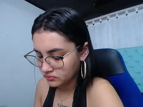 Snapshot of antonella_sweetlittle chatting on 10/28/25, 08:18 antonella sweetlittle online show from 10/28/25, 08:18