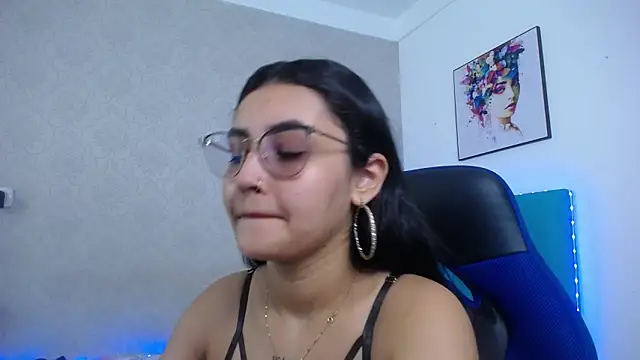 Snapshot of antonella_sweetlittle chatting on 11/27/25, 01:02 antonella sweetlittle online show from 11/27/25, 01:02