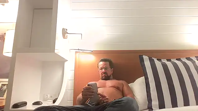 Snapshot of sluttydylan chatting on 10/04/25, 12:03 sluttydylan online show from 10/04/25, 12:03