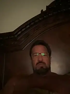 Snapshot of sluttydylan chatting on 10/09/25, 06:33 sluttydylan online show from 10/09/25, 06:33