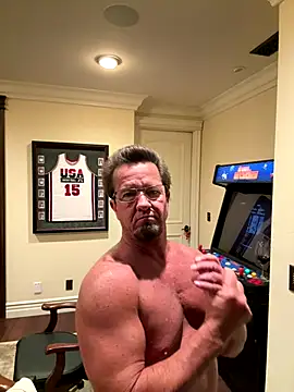 Snapshot of sluttydylan chatting on 12/01/25, 03:22 sluttydylan online show from 12/01/25, 03:22