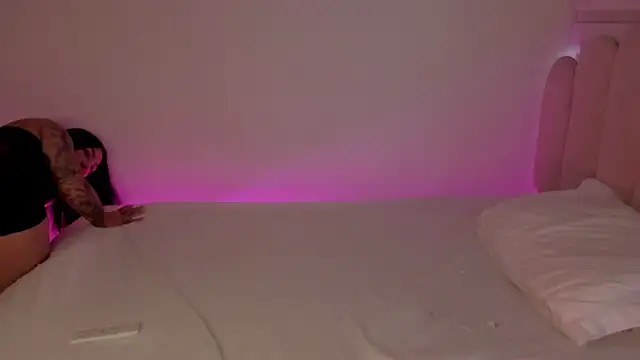 Cataleyasweet 19 online show from 10/21/25, 05:02