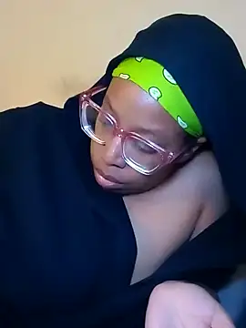 Snapshot of madamsensuale chatting on 01/02/25, 10:22 madamsensuale online show from 01/02/25, 10:22