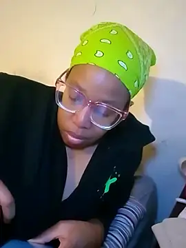 Snapshot of madamsensuale chatting on 01/05/25, 01:03 madamsensuale online show from 01/05/25, 01:03