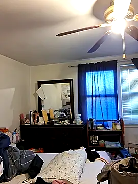 Snapshot of madamsensuale chatting on 10/27/25, 12:09 madamsensuale online show from 10/27/25, 12:09