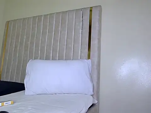 prety lily online show from 09/25/25, 04:16