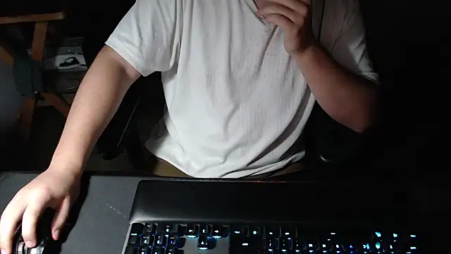 thealfawolf01 online show from 10/13/25, 03:17