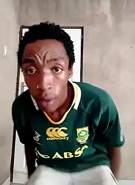 Snapshot of FullyxLoaded chatting on 01/08/25, 01:52 FullyxLoaded online show from 01/08/25, 01:52