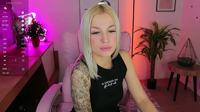 Crystal Barbie online show from 12/03/24, 08:06