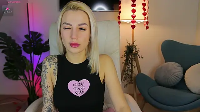 Crystal Barbie online show from 02/24/25, 07:30