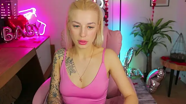 Crystal Barbie online show from 02/28/25, 01:47