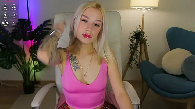 Crystal Barbie online show from 03/03/25, 07:28