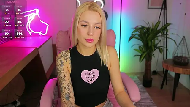 Crystal Barbie online show from 03/04/25, 10:49
